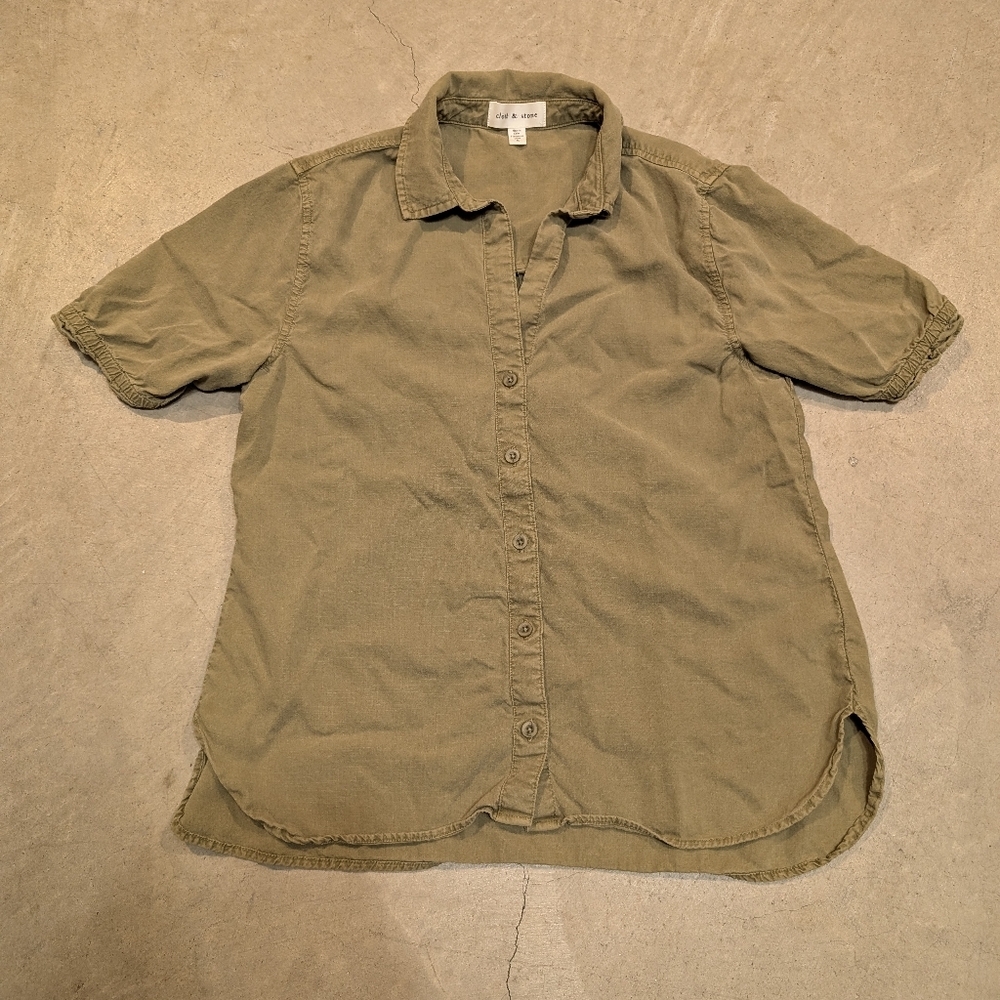 Cloth & Stone Olive Button Down Shirt